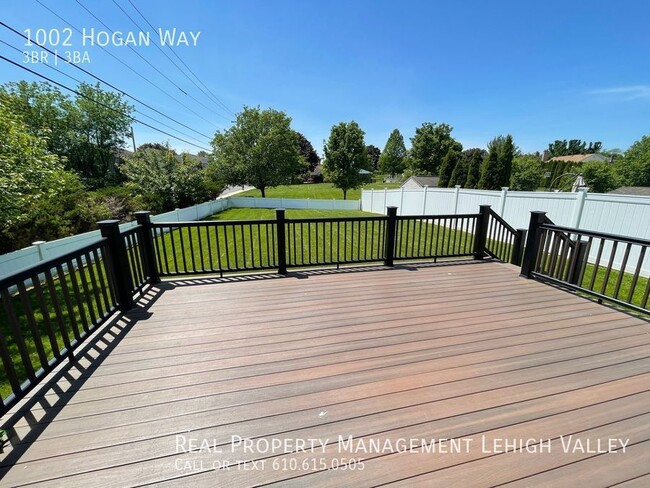 Building Photo - 1002 Hogan Way