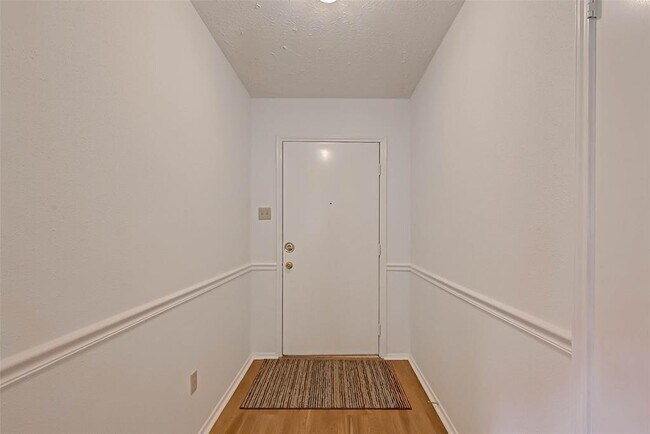 Building Photo - 16822 Rippling Mill Dr