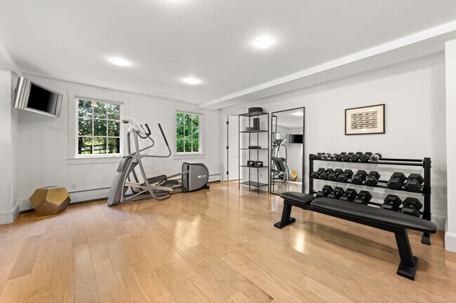 Building Photo - 945 Oenoke Ridge