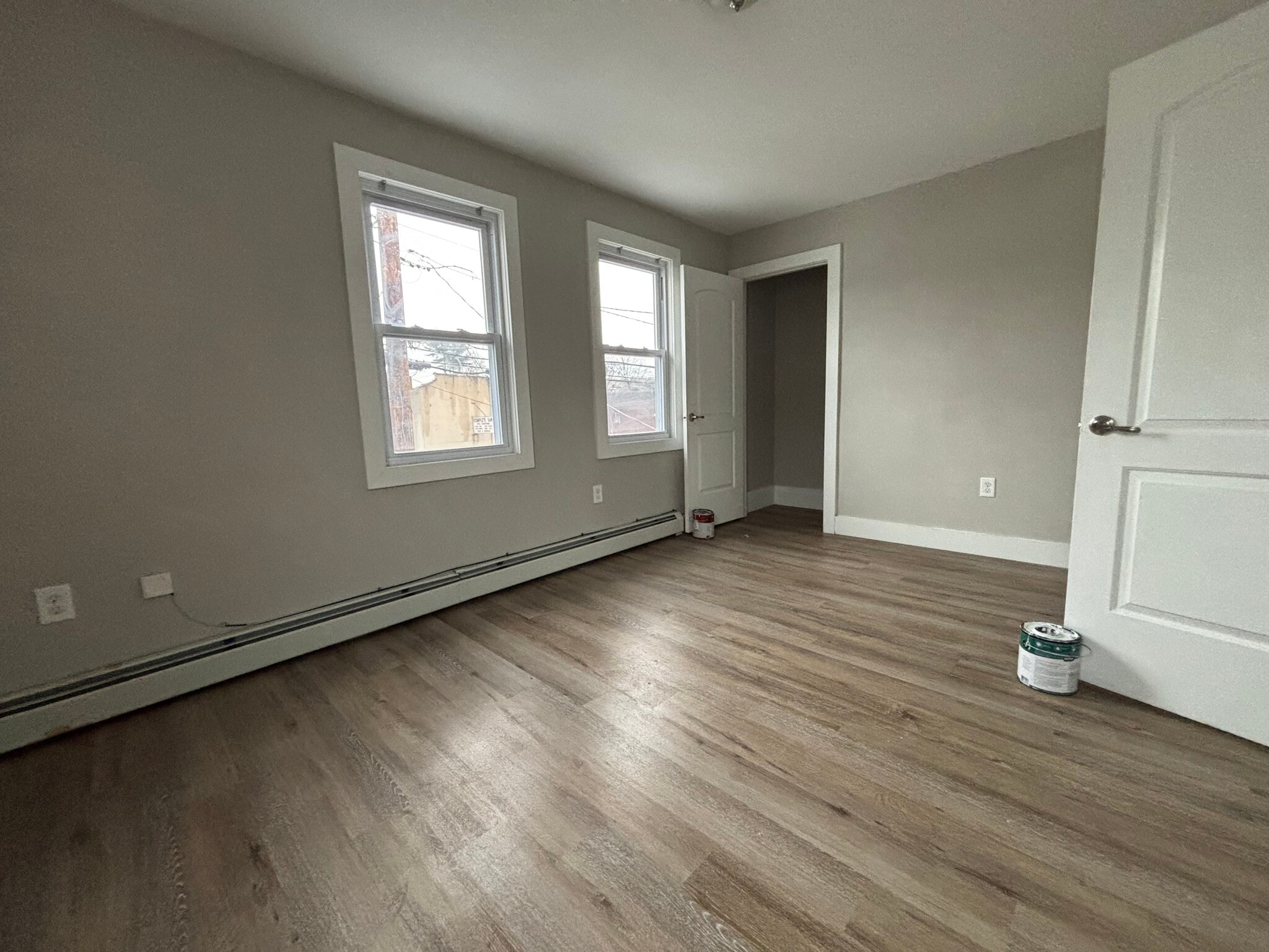 Building Photo - 355 River Dr