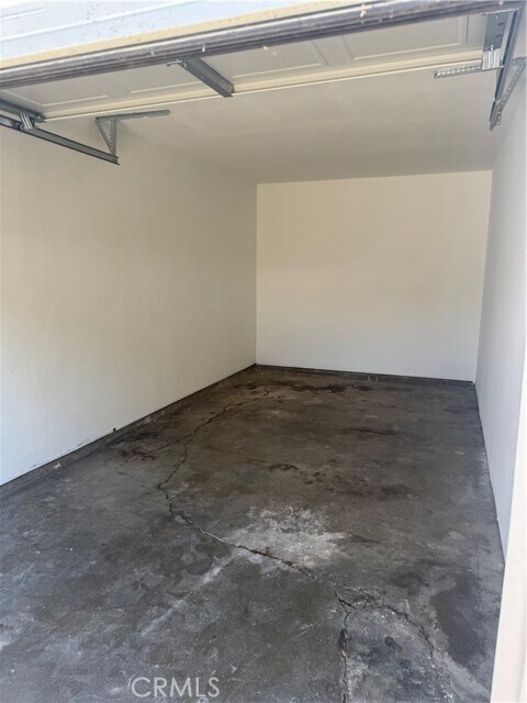 Building Photo - 1124 Ramona Ave N