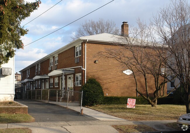 Primary Photo - 336 Washington Ave
