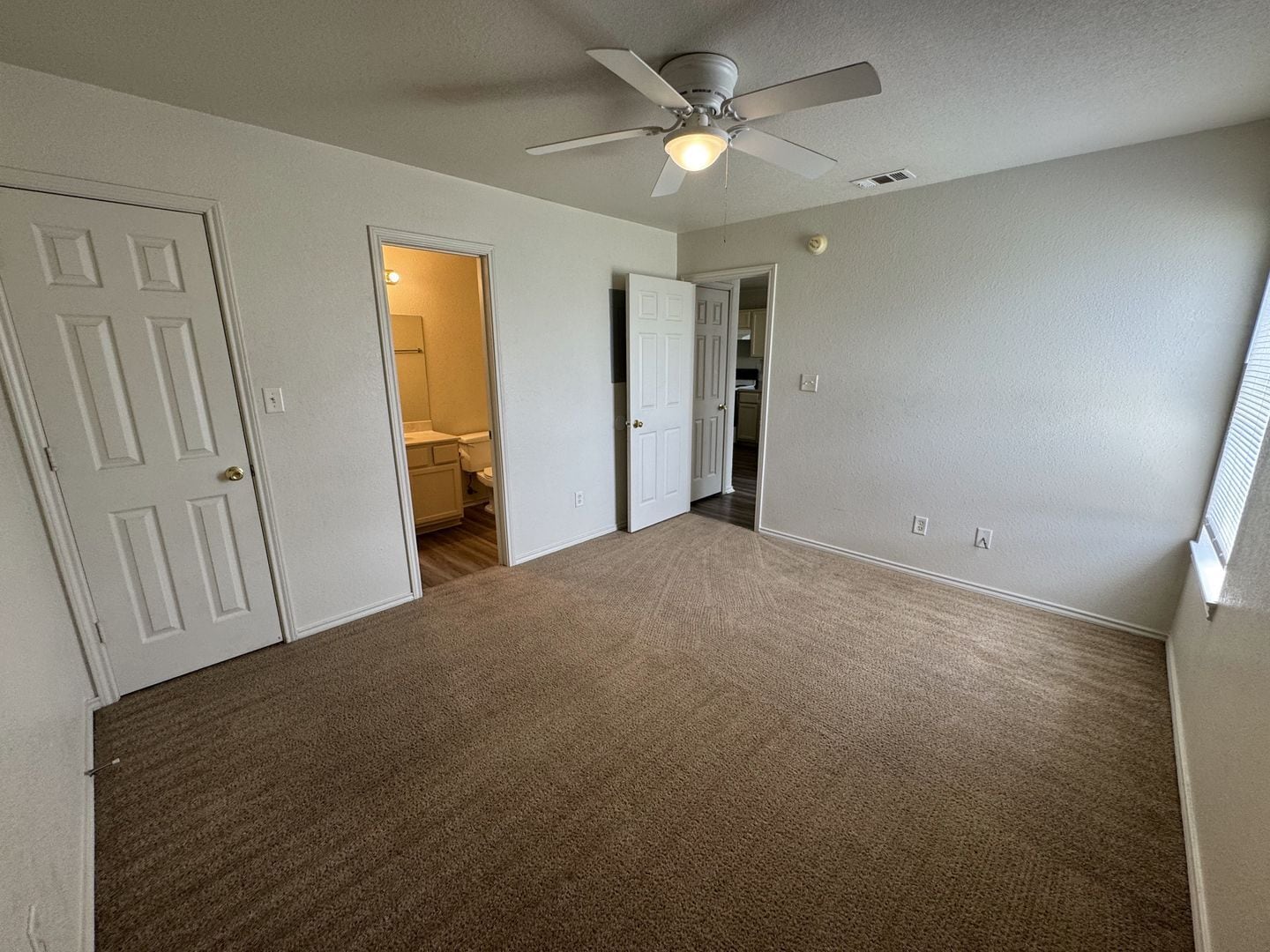 Building Photo - 2901 Cantabrian Dr