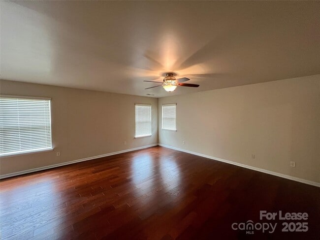 Building Photo - 7001 Mountain Top Ct