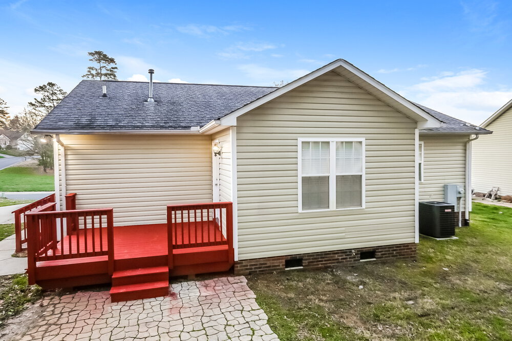 Building Photo - 950 Piney Church Rd
