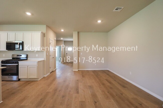 Building Photo - 15610 S 75th E Ave
