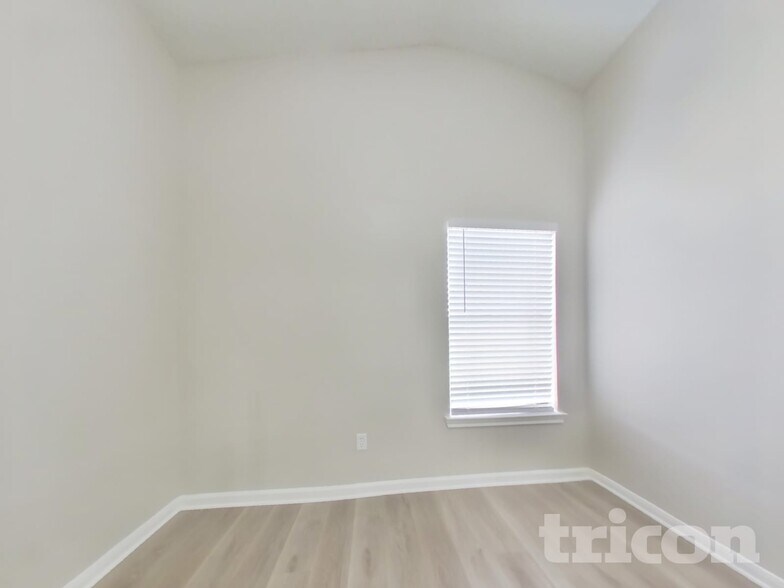 Building Photo - 3254 Kelling St