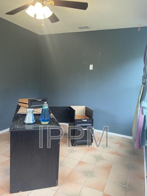 Building Photo - 609 Inverary Dr
