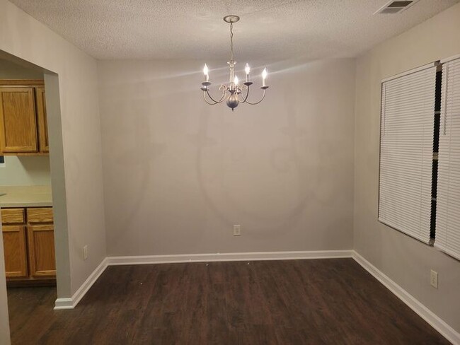 Building Photo - Renovated 3BR 2BA Home w/ 2-Car Garage • Updated Kitchen • Large Garden Tub in Griffin