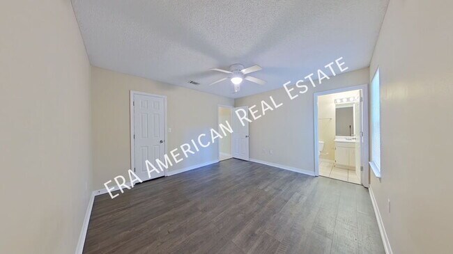 Building Photo - 2455 Starmount Dr