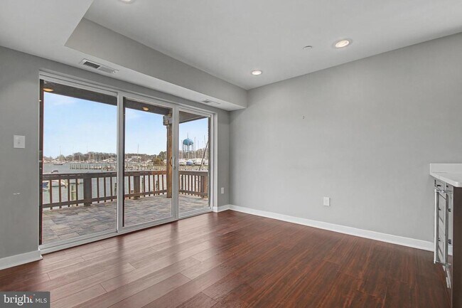 Building Photo - 768 Fairview Ave