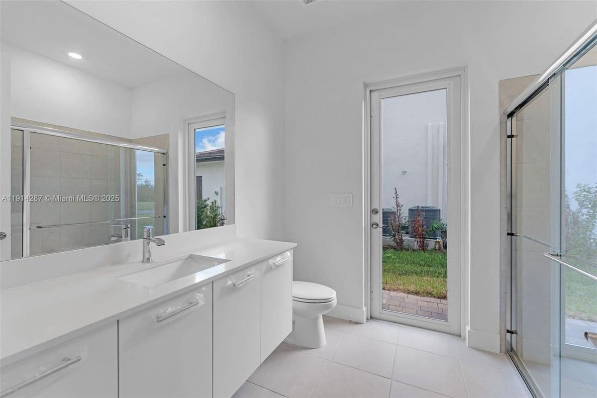 Building Photo - 4336 SW 122nd Terrace