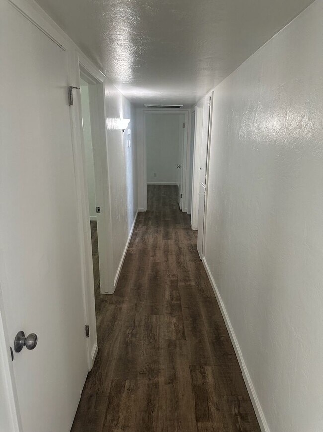 Building Photo - 17502 Rd 64