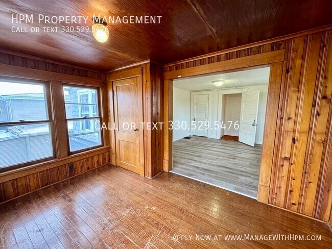 Building Photo - 1214 Tremont Ave SW