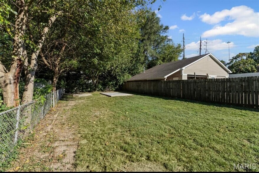 Building Photo - 2754 Hermitage Ave