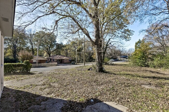 Building Photo - 425 Carpenter St