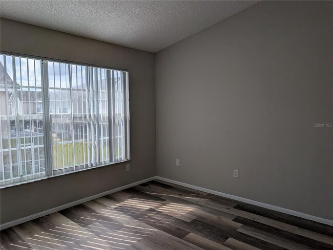 Building Photo - 414 Kensington Lake Cir