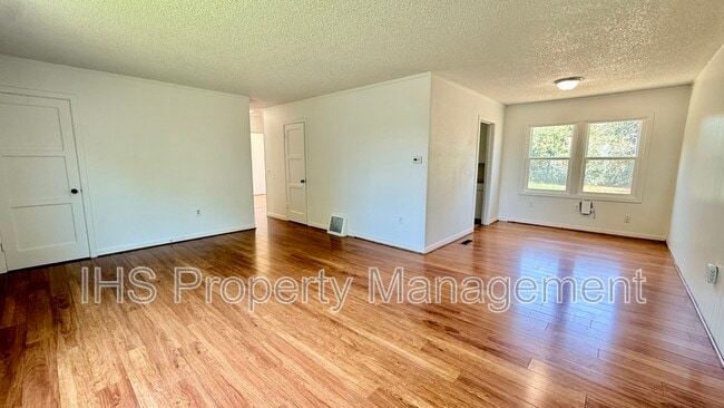 Building Photo - 1209 Stevens Dr