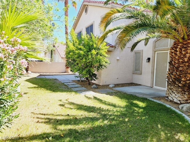 Building Photo - 1725 Wandering Winds Way