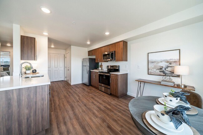 Building Photo - Spring Into Savings: $500 Rent Credit & $5...