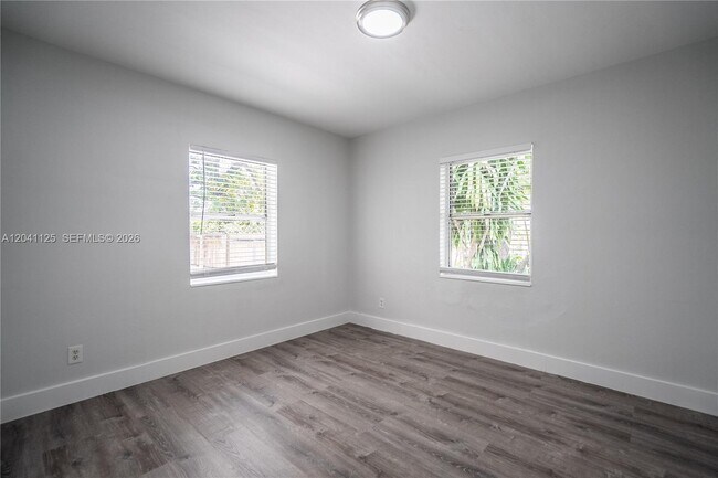 Building Photo - 1691 NE 143rd St