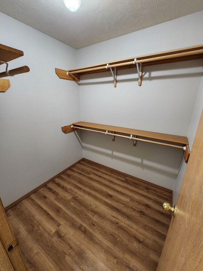 Building Photo - Spacious 2-Bedroom, 2-Bathroom Home AVAILABLE NOW!!