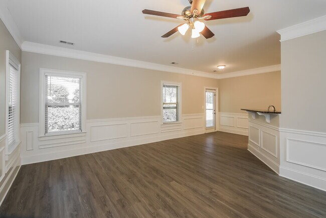 Building Photo - 3141 Oakmont Dr