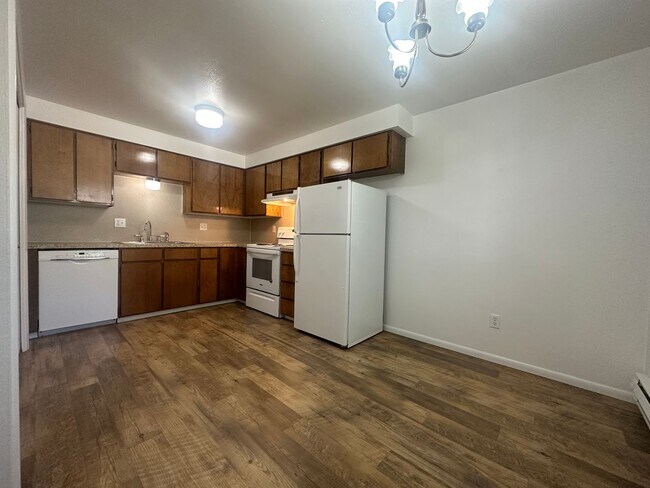 Building Photo - 2bed, 1bath, 800 Sq.ft. apartment - Nampa ...