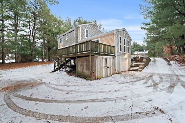 Building Photo - 4 Oaken Bucket Ln