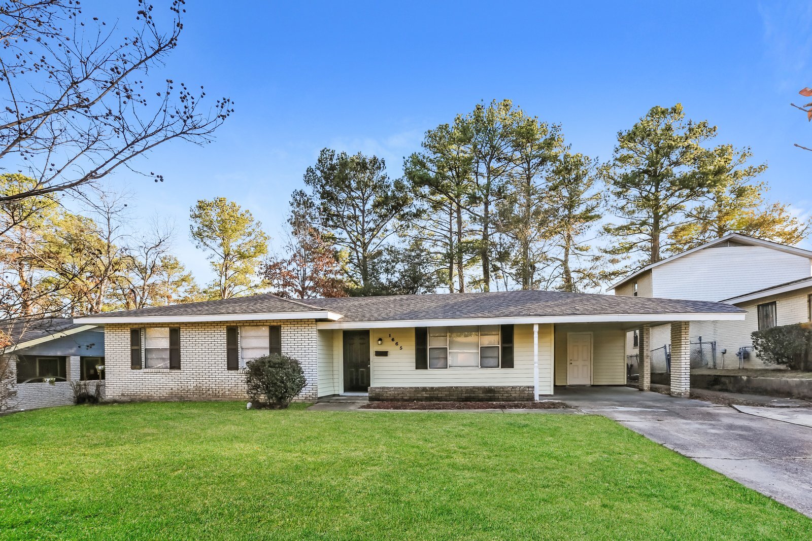 Building Photo - 1665 Aurora St