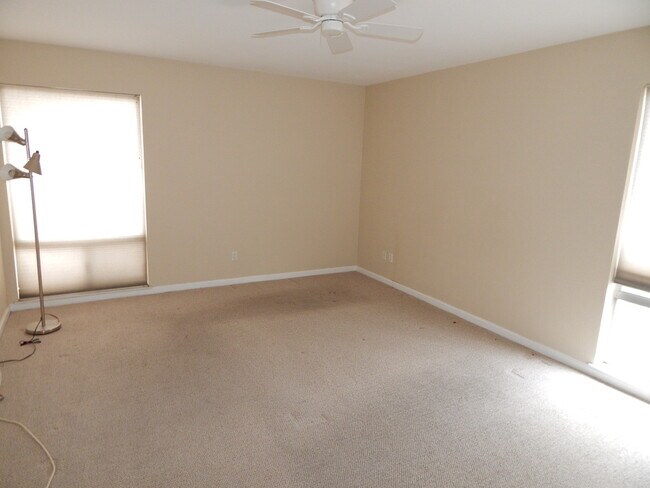 Building Photo - 769 Oakmont Ave