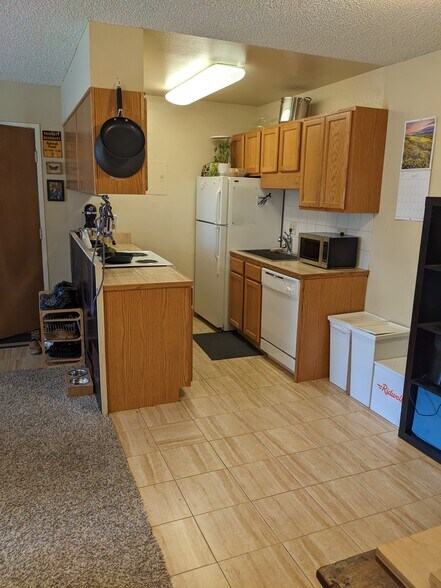 Building Photo - 850 W Moorhead Cir
