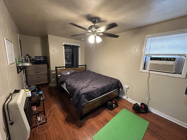 Building Photo - Charming & Cozy Back House Near Texas Tech!