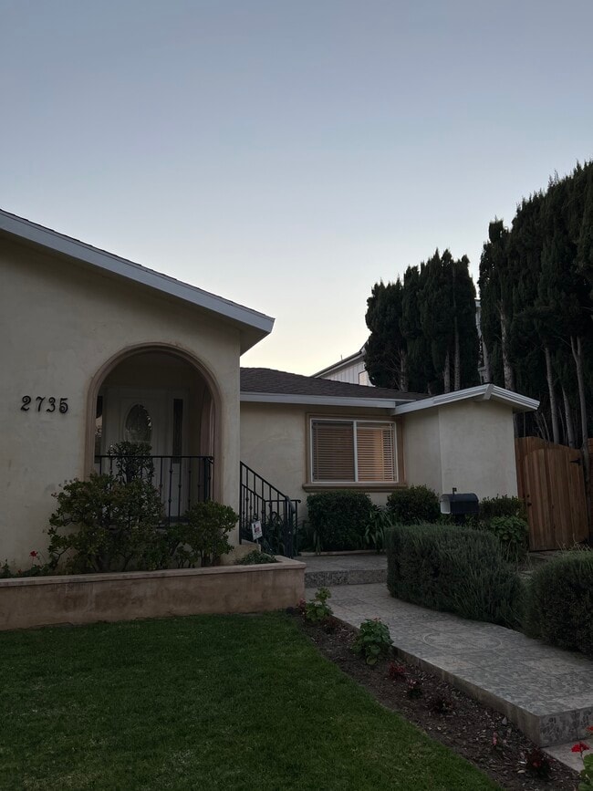 Building Photo - 2735 Overland Ave