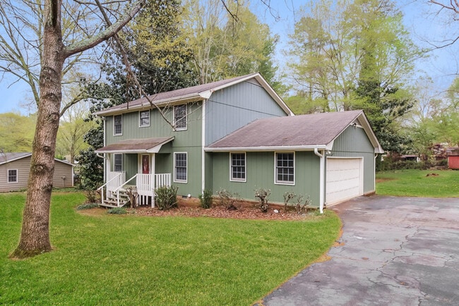 Building Photo - Fantastic 4bd/2.5ba home! Coming soon!