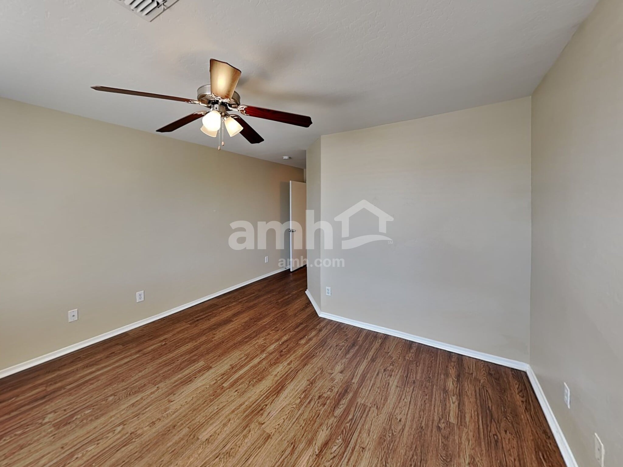 Building Photo - 1505 S 113th Dr