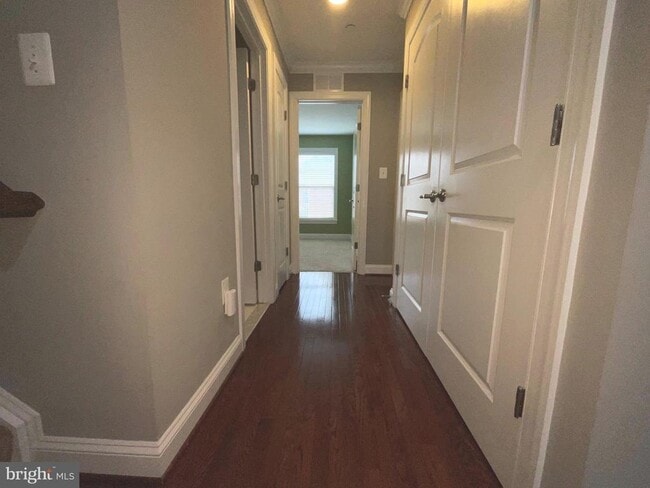 Building Photo - 3911 Chain Bridge Rd