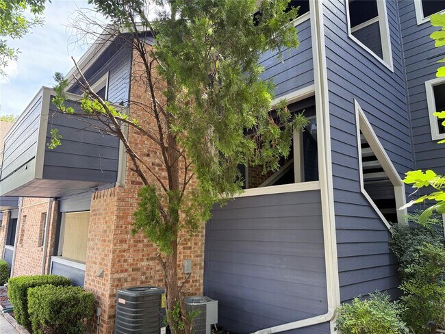 Building Photo - 2500 Burleson Rd