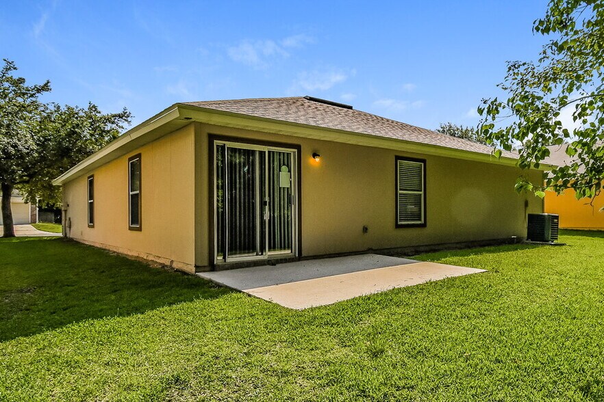 Building Photo - 10267 Normanwood Ct