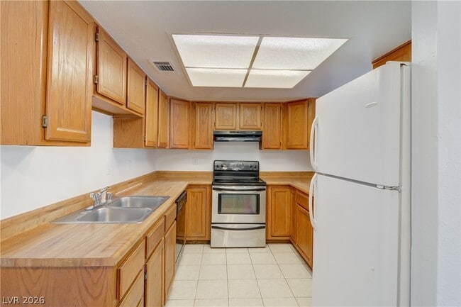 Building Photo - 2921 Country Manor Ln