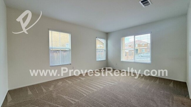 Building Photo - 9640 Peridot Ave