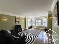 Building Photo - 5023 N Ridgeway Ave