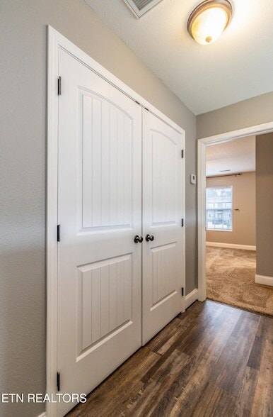 Building Photo - 926 Warrior Hill Dr