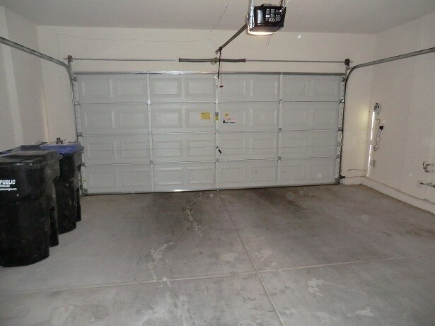 Building Photo - 8557 Barkeria Ct