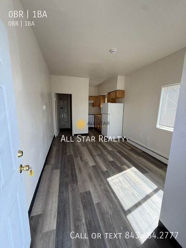 Building Photo - 3901 Northwood Dr