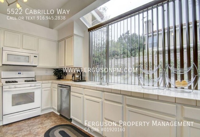 Building Photo - 5522 Cabrillo Way