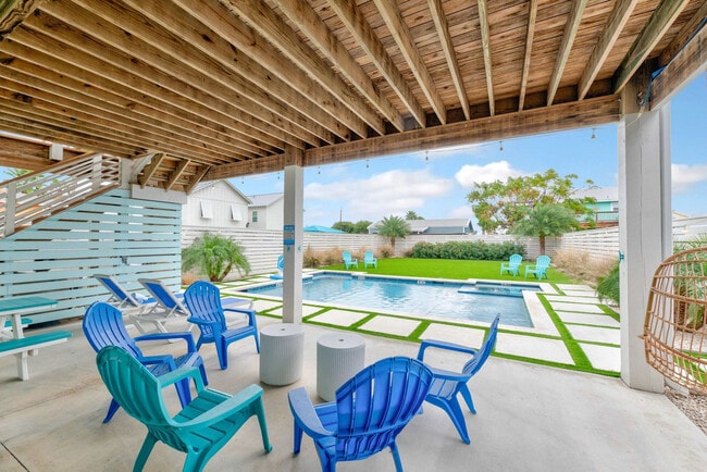 Building Photo - 119 6th St