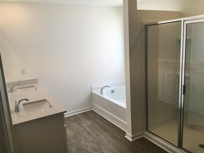 Building Photo - 5206 Pike Lp