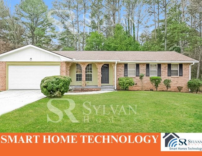 Building Photo - Welcome home to this 3 bedroom, 2 bathroom...