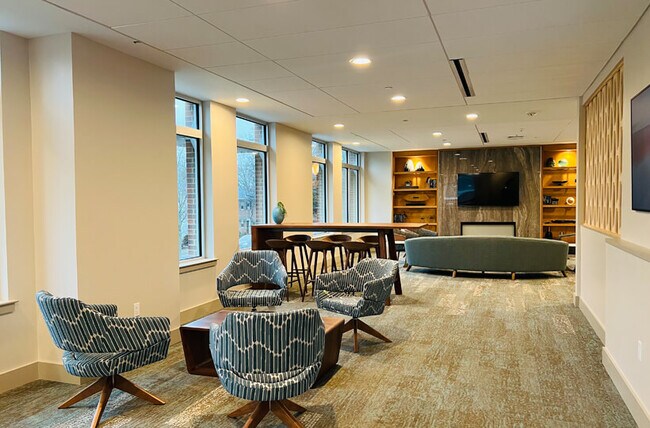 Building Photo - 46 Independence Dr